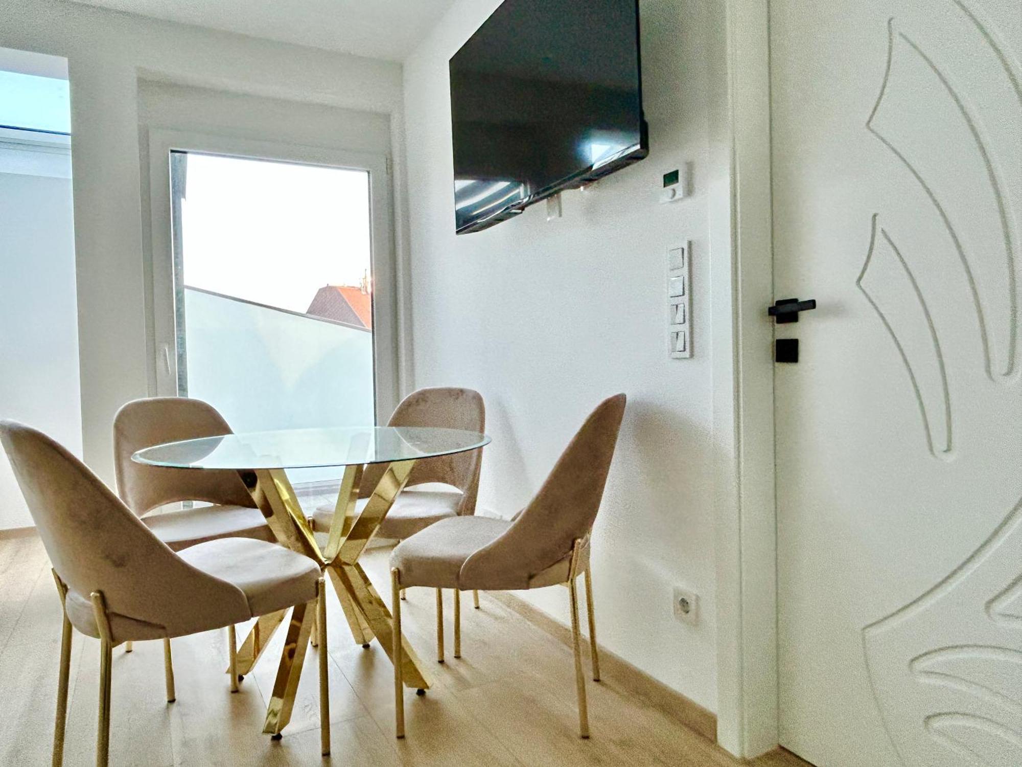 Asp Modern With Balcony & Free Parking * Wenen